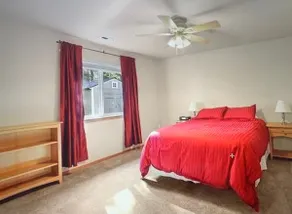 Private in-law unit with Free Parking - Image 5