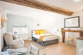 The Robin’s Nest .A smart and stylish guest suite - Image 3