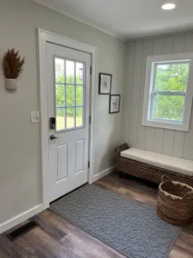 The Overlook- A freshly remodeled, spacious home. - Image 3