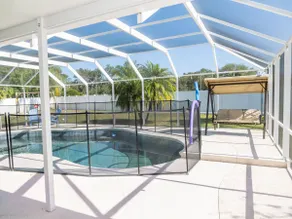 4 bedrooms 2.5 bathrooms Pool - Image 4
