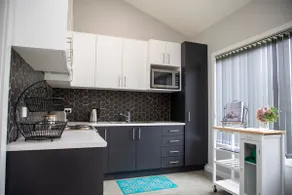 Self contained granny flat In quiet neighbourhood - Image 4
