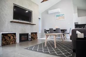 Self contained granny flat In quiet neighbourhood - Image 3