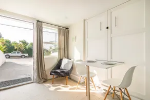 Thistle Studio • Lincoln Park • Hosted Guest Suite - Image 3