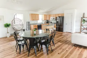 ”Luxury Lakeside Bliss: 4BR Gem with Hot Tub” - Image 3