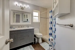 Spacious, modern and cozy, close to downtown. - Image 4