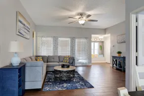 Spacious, modern and cozy, close to downtown. - Image 3