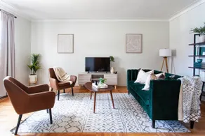 Large Sun-drenched, Comfortable 4 BR - Image 2