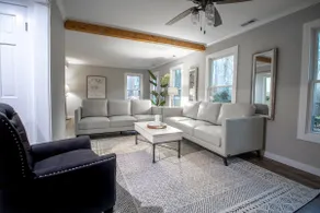 5BR, Multi Family Space, Theatre Room, Private Lot - Image 2