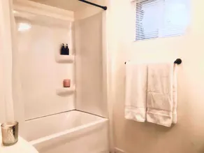 Modern spacious hidden gem close 2 ❤️ of DT Casper - Image 5