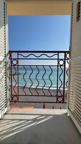 Le Provençal: 2 bedrooms, 2 bathrooms, air conditioning, beachfront - Image 2