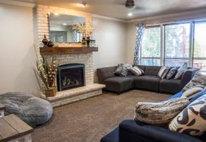 Spacious Home With Great View - Image 5