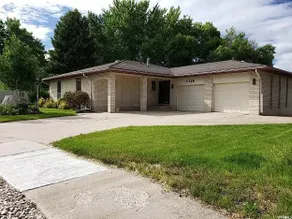 Spacious Home With Great View - Image 2