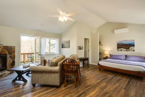 Three Ridges Cabin--kitchen, fireplace, jacuzzi - Image 3