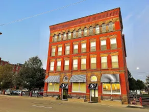 The Voegele Historic Loft BnB Apartment - Image 2