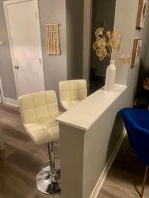Stylish Freshly Renovated Duplex *Pet friendly* - Image 4