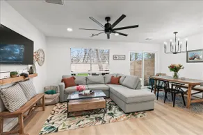 Charming South Austin Home w/Pet Friendly Backyard - Image 4