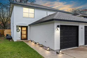 Charming South Austin Home w/Pet Friendly Backyard - Image 2