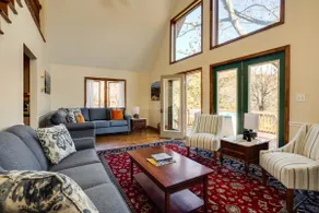 Sherando Cabin--hot tub, kitchen, fireplace - Image 3