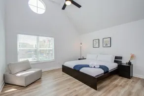 Galleria Townhouse | 2 King Bed Rooms & 2.5BA - Image 3