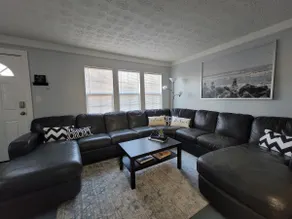 Cozy 4 Bedroom Home Away from Home - Image 3