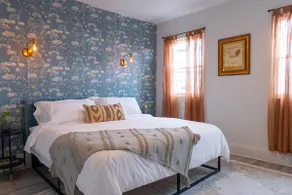 Lawrenceville Row House W/ SAUNA! - Image 3