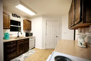 Charming Home in Quiet Neighborhood - Image 5