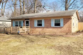 Charming Home in Quiet Neighborhood - Image 2