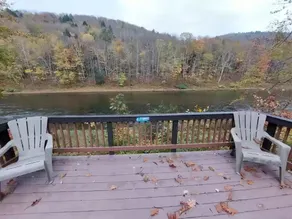 Butternut Chalet by Beaverkill River & hot tub - Image 3