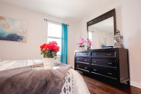 Bright & Updated 1 Bedroom 1 Bath - Image 4
