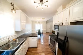 Luxury 3 bedrooms in the Medical District - Image 4