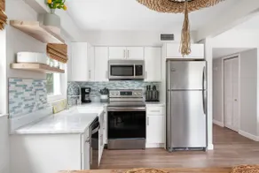 Seashell Shack: Beachside & Walkable to Dining - Image 3