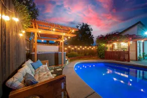 Cheerful gateway with pool and hot tub - Image 1