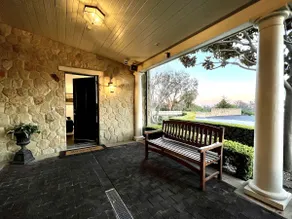 Luxurious 2 bedroom oceanview w/golf in Summerland - Image 2