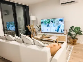 Luxury Apartment in Canberra CBD - Image 5