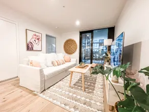 Luxury Apartment in Canberra CBD - Image 3