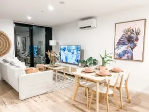 Luxury Apartment in Canberra CBD - Image 2