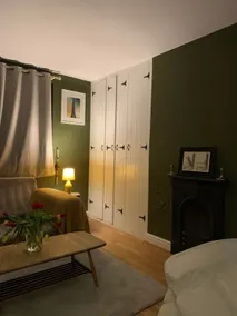 Cheerful, comfortable and centrally located home. - Image 3