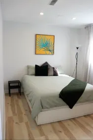 One bedroom ground level suite - Image 3