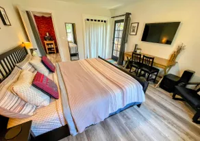 Sunny Private Suite Near Harbor & Beach - Image 2