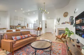 Cozy 4 BD, 2 BA House with Pool & Hot tub - Image 4
