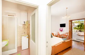 Lovely 1 bedroom apartment with great location - Image 4