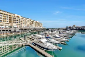 Waterfront Resort Style Living at Glenelg Beach - Image 5