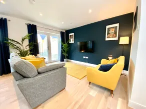 Beautiful NEW 3 bedroom house - garden & parking - Image 5
