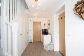 Cotswold village location- Detached guest house - Image 5