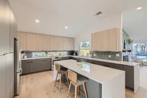 Modern 4bd w/ Pool, Outside dining, Gourmet kitchen - Image 3