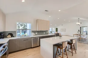 Modern 4bd w/ Pool, Outside dining, Gourmet kitchen - Image 5