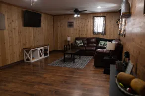 Rustic 2 bedroom Cabin 20 mins from Calamus Res. - Image 3