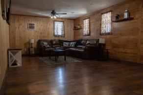 Rustic 2 bedroom Cabin 20 mins from Calamus Res. - Image 2