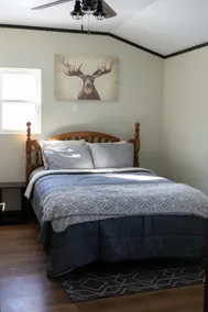 Rustic 2 bedroom Cabin 20 mins from Calamus Res. - Image 4
