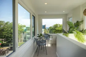 Cabana style vacation home, w/HOT TUB & easy stroll to beach, sleeps 16.  - Image 5